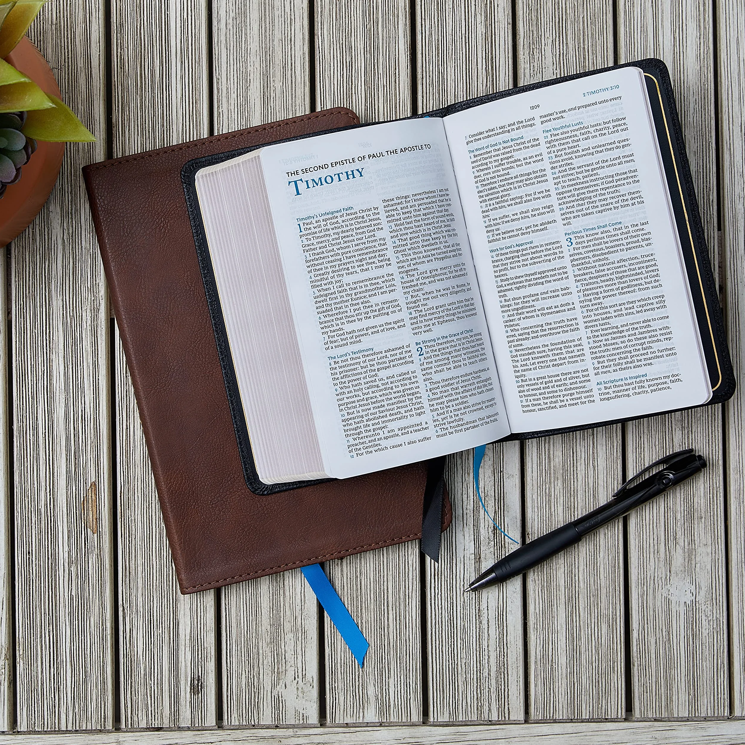 Nkjv, Compact Bible, MacLaren Series, Leathersoft, Brown, Comfort Print: Holy Bible, New King James Version