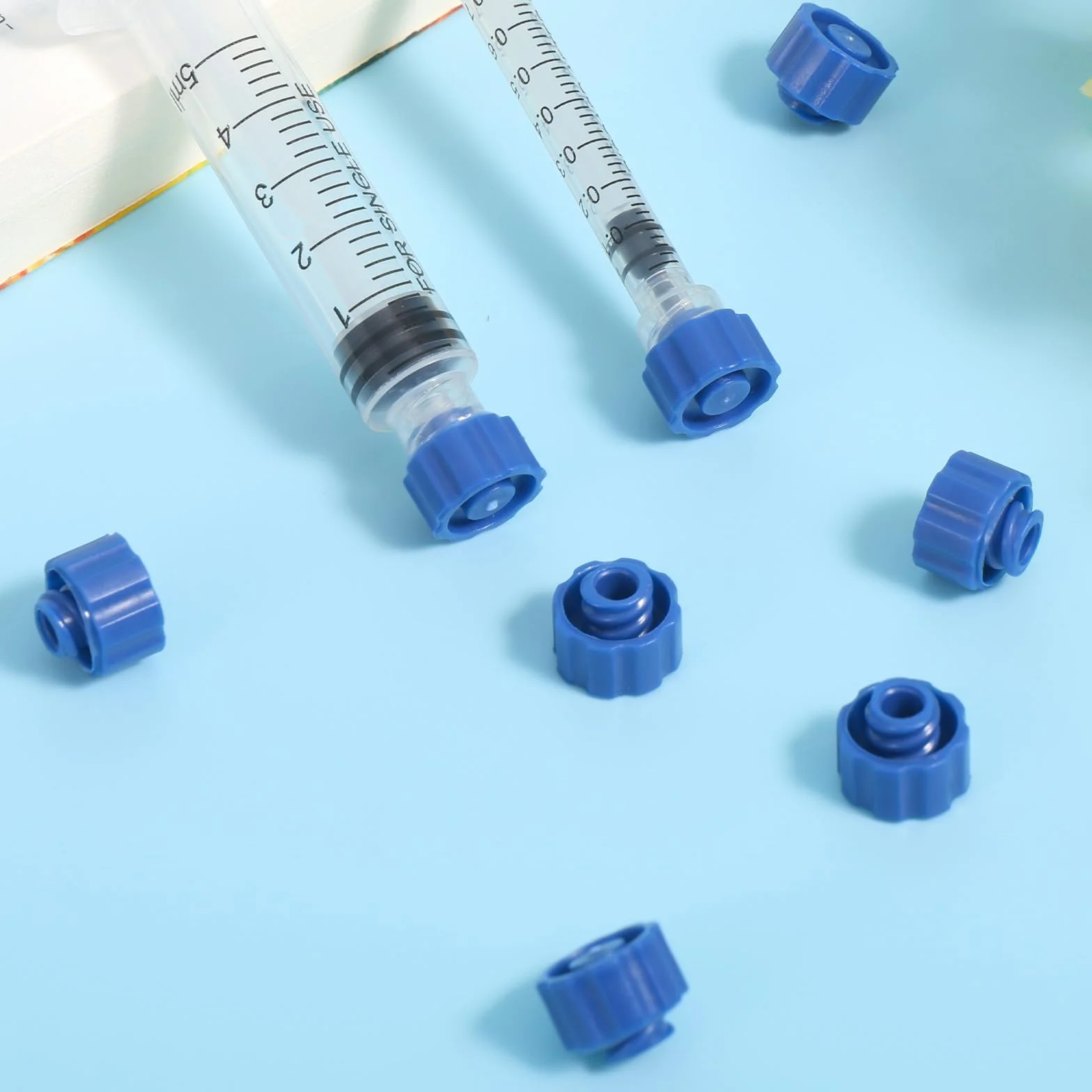 50szt Nakładek Końcówki Strzykawek, Szczelne Nakładki Końcówki Igieł Dozujących Sond Karmienia Użytku Laboratoryjnego Kompatybilny z Luer Lock/Slip (Niebieskie)