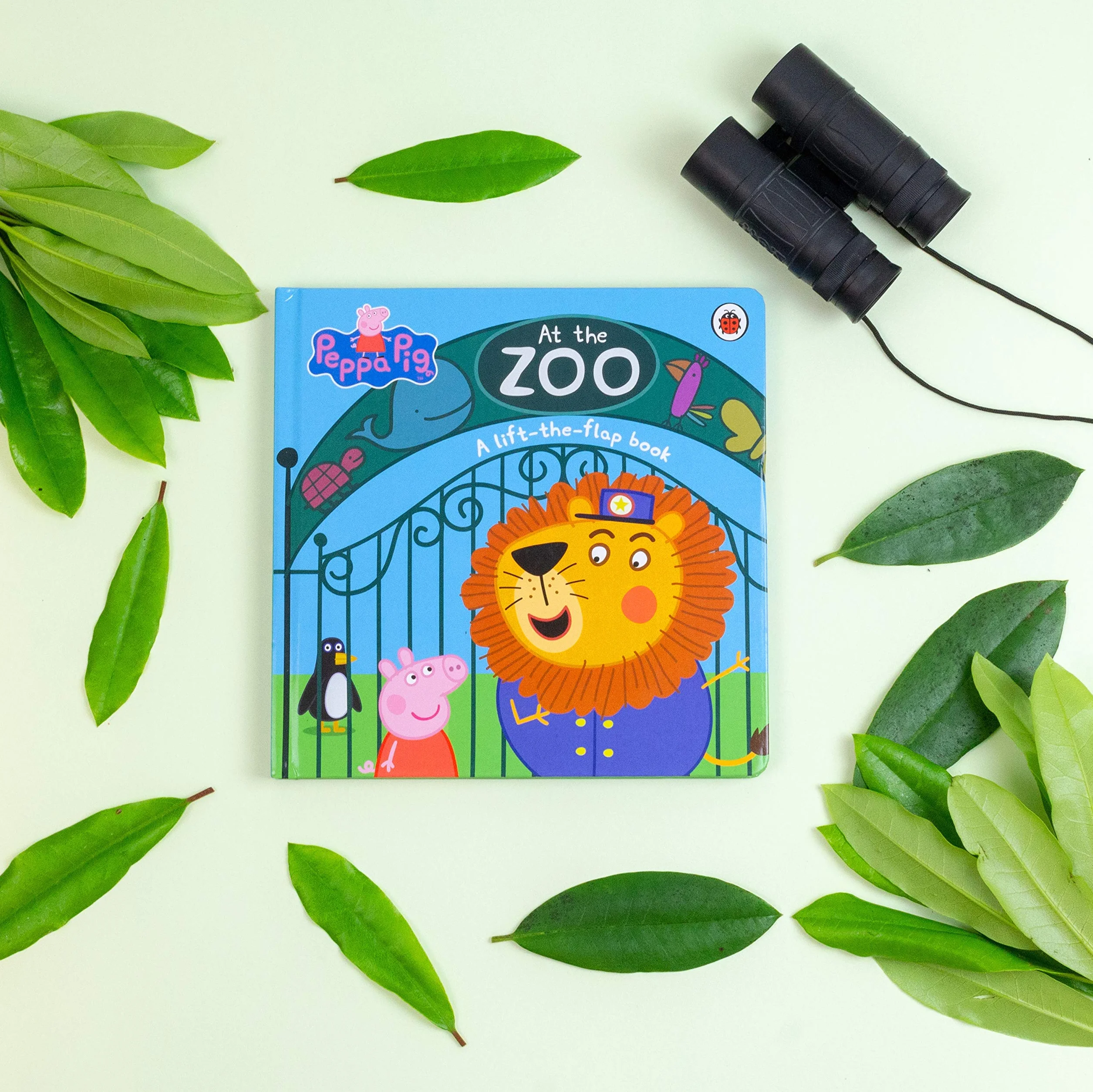 Peppa Pig: At the Zoo: A Lift-the-Flap Book