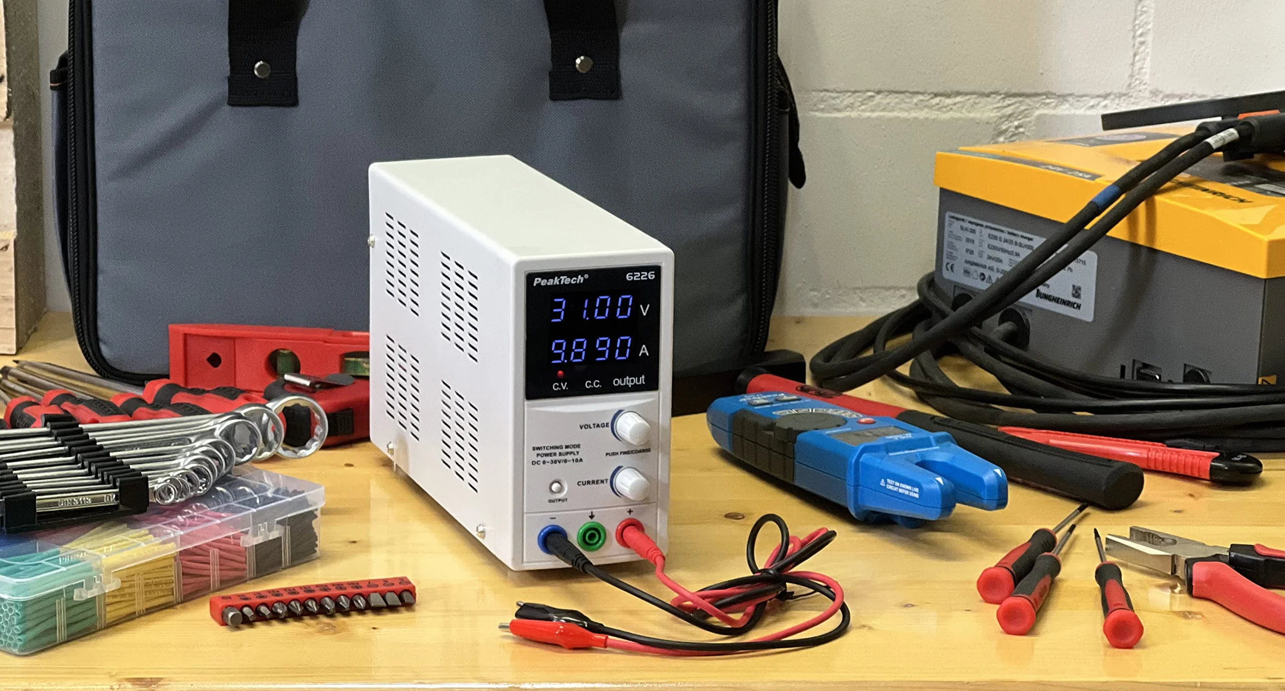 PeakTech 6226 - Laboratory Switching Mode Power Supply, DC 0-30 V/ 0-10 A, Adjustable 4 Digits Blue LED Display, Stabilized Switching Power Supply, Overload Protection and Short Circuit
