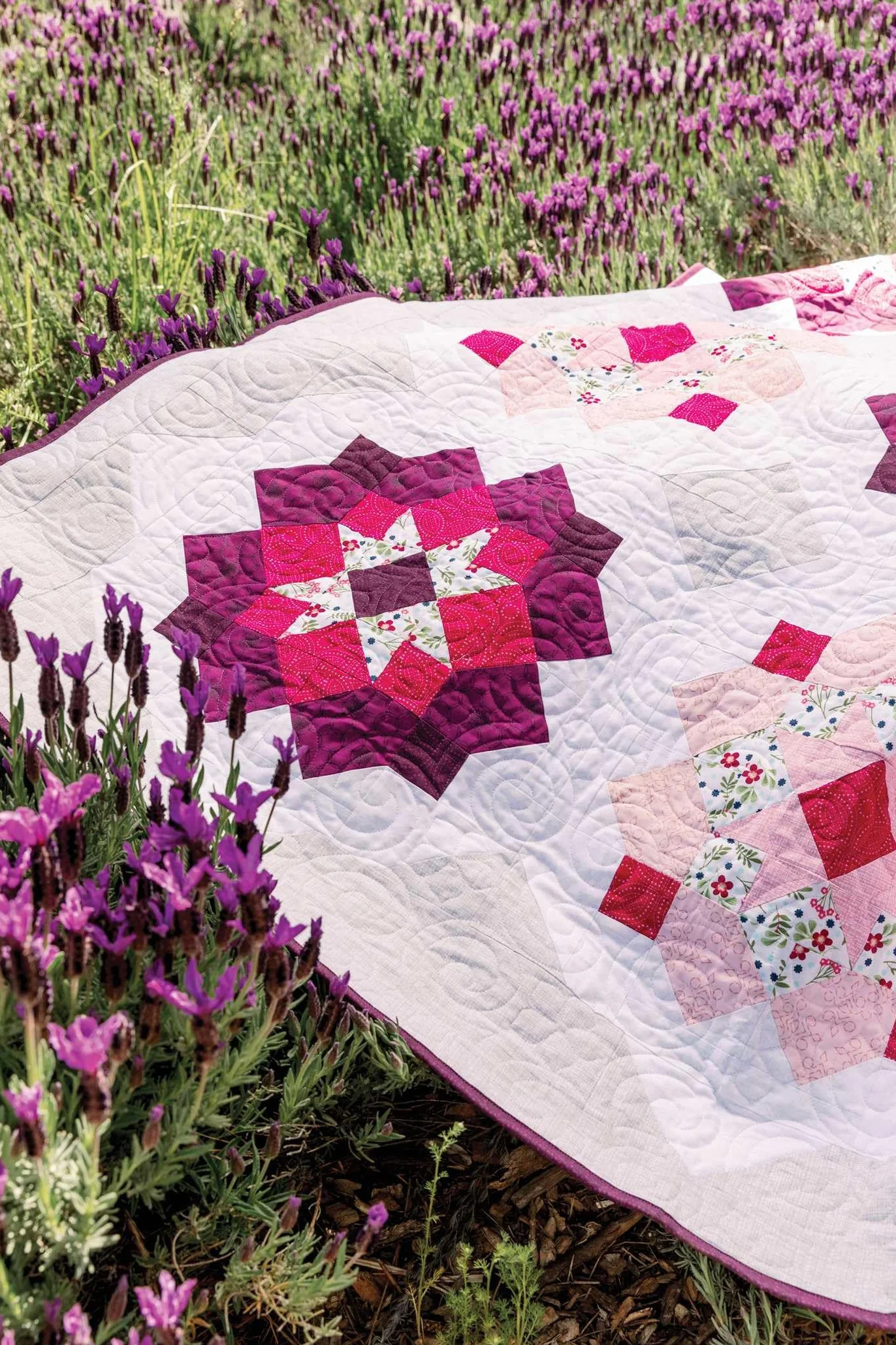 Flower Farm Sampler: 18 Floral Blocks & 7 Fanciful Quilts