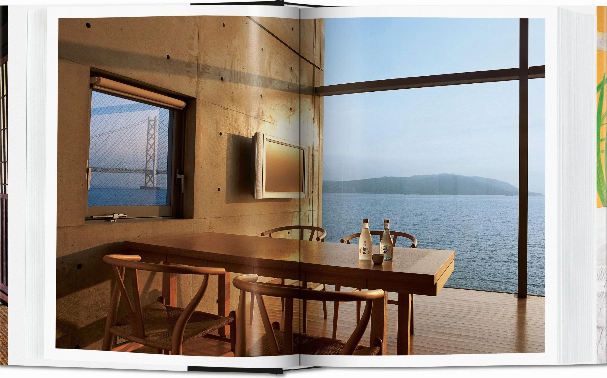 Living in Japan. 40th Ed.