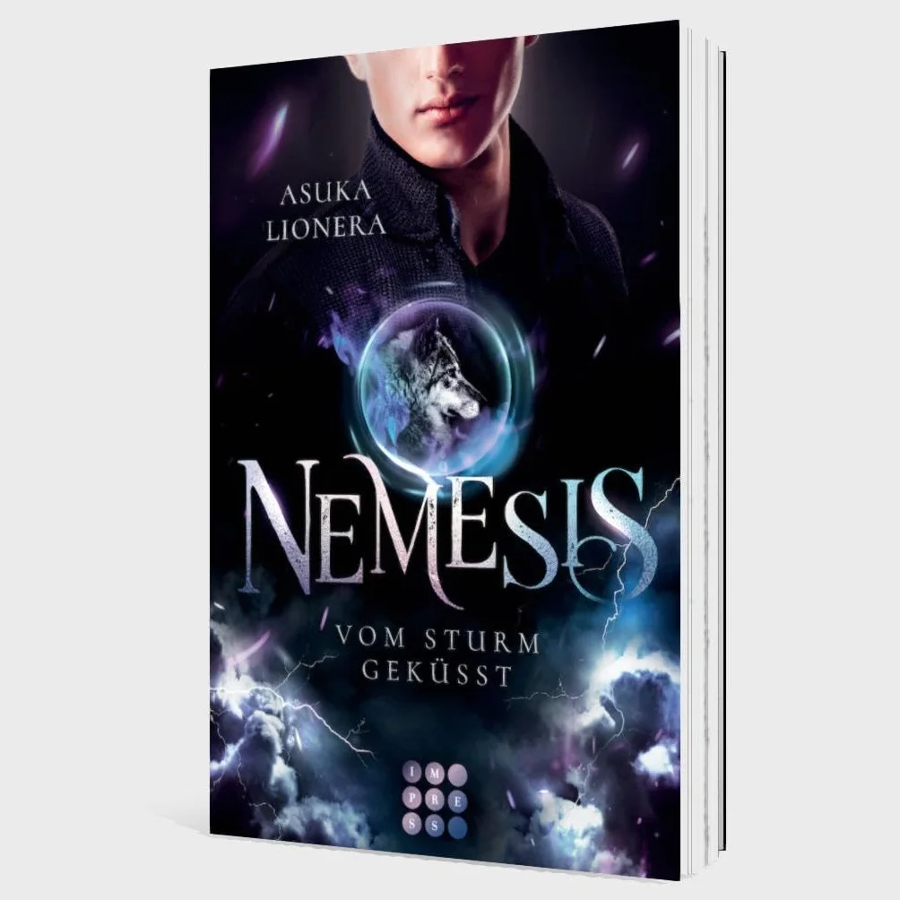 Nemesis 2: Vom Sturm geküsst: Götter-Romantasy mit starker Heldin, in der Fantasie und Realität ganz nah beieinander liegen
