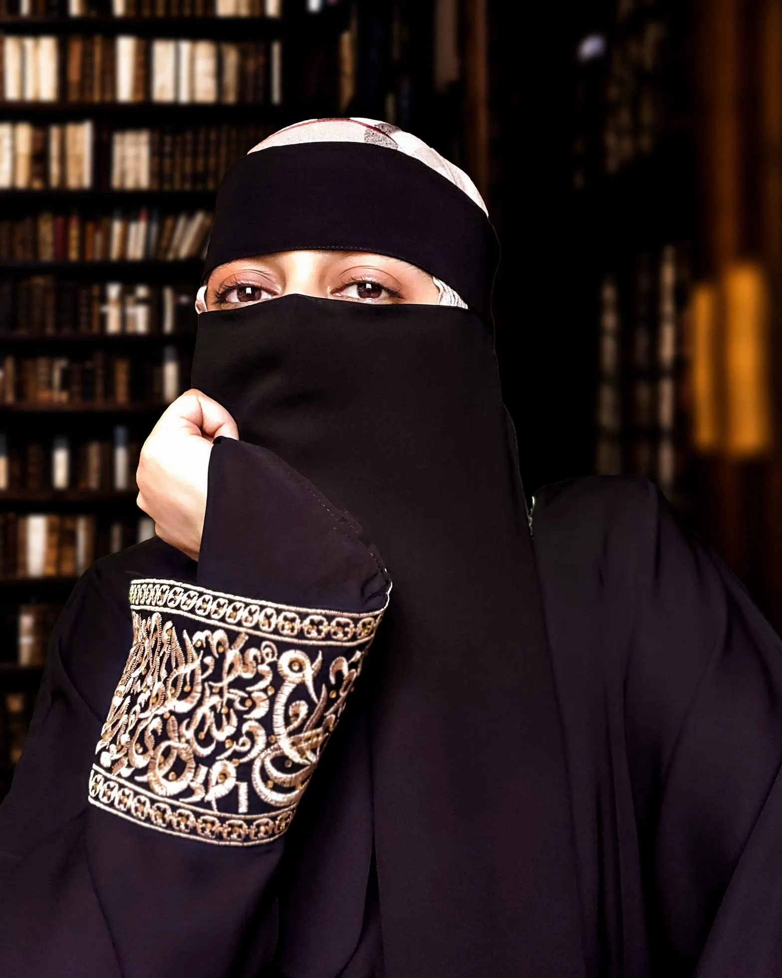 We Hunt the Flame: A Magical Fantasy Inspired by Ancient Arabia