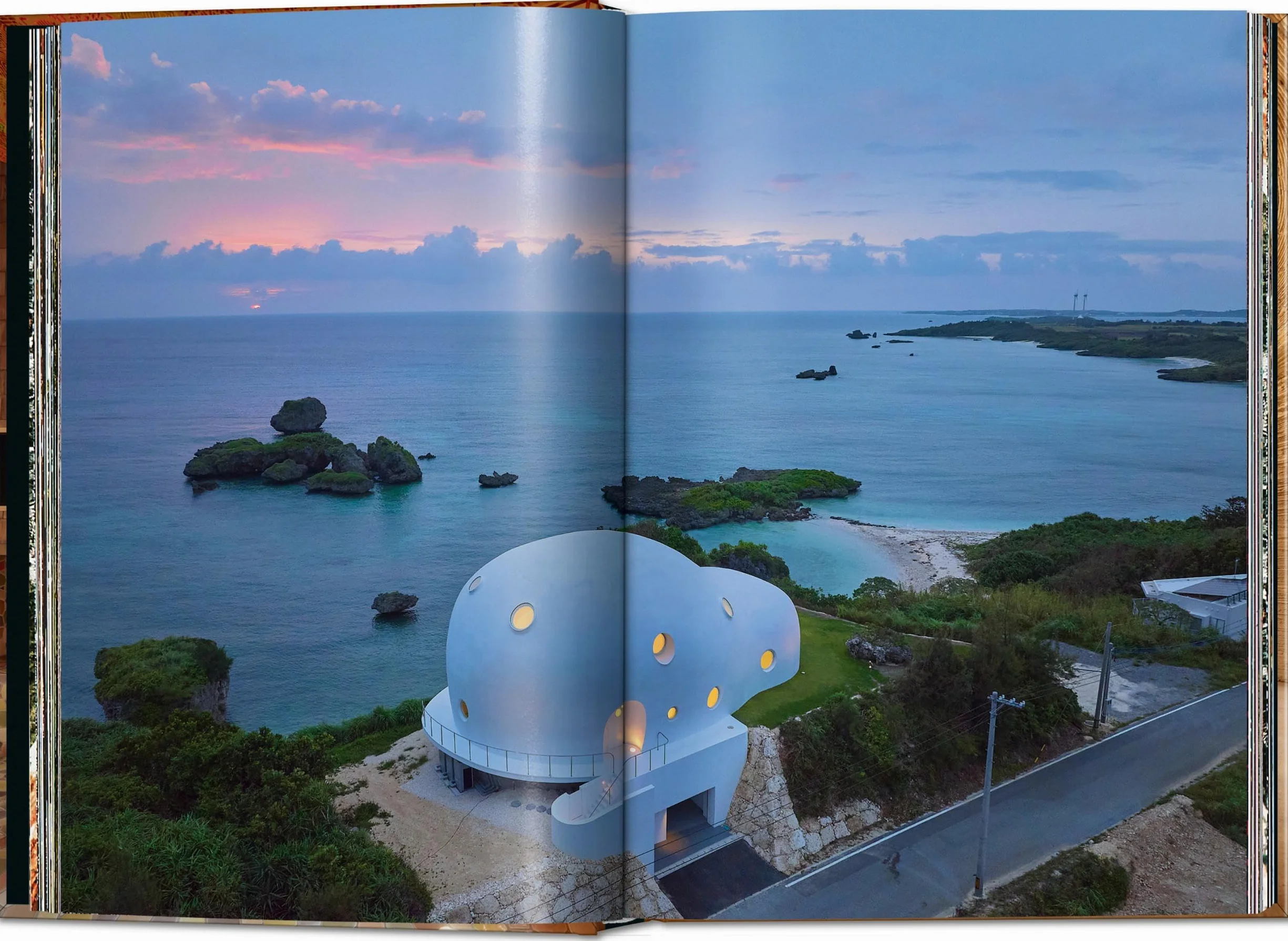 Homes for Our Time: Contemporary Houses around the World Vol. 3