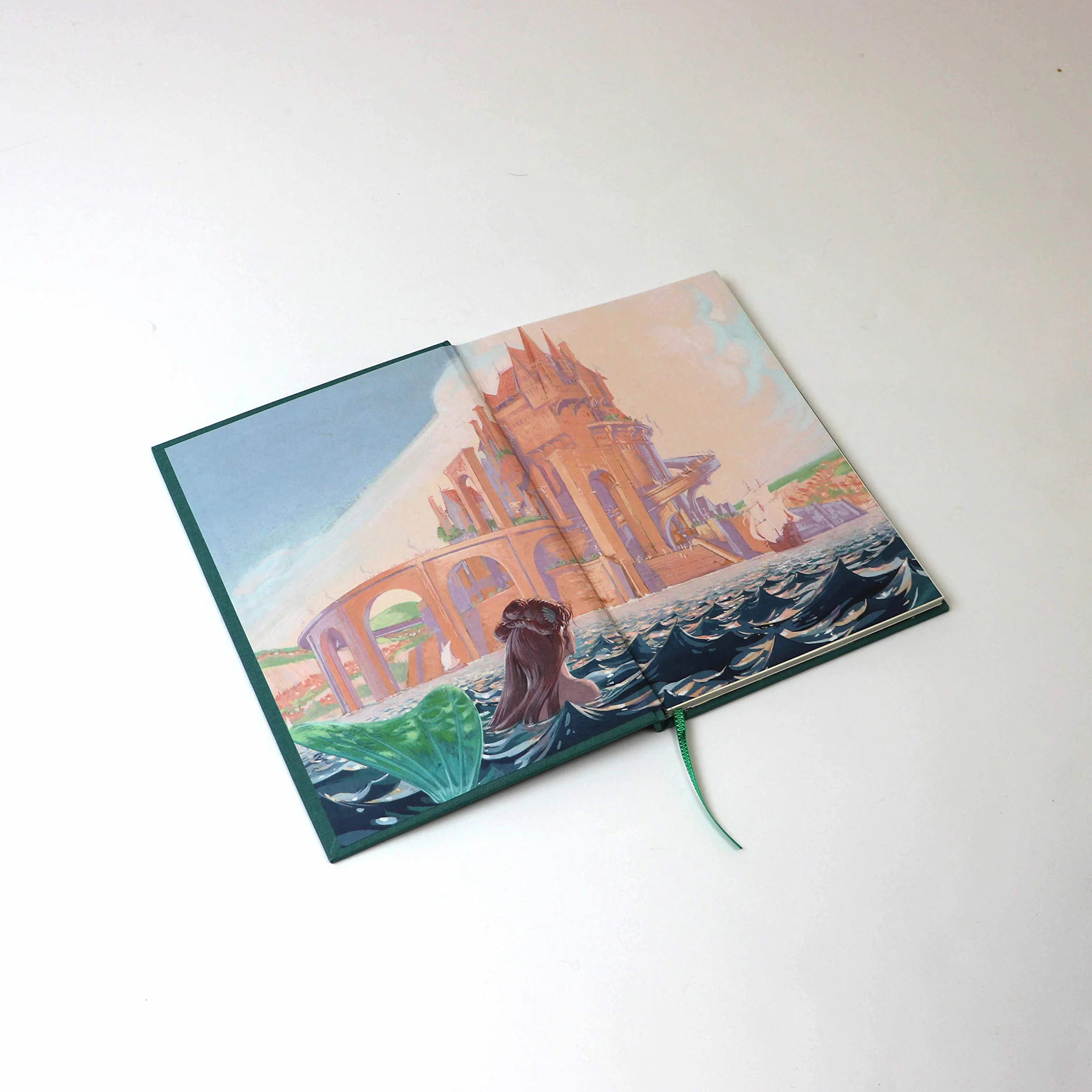 The Little Mermaid Disney Animated Classics Deluxe Gift Book