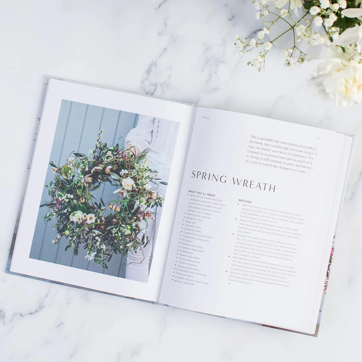 The House of Flowers: 25 Floristry Projects to Bring the Magic of Flowers Into Your Home