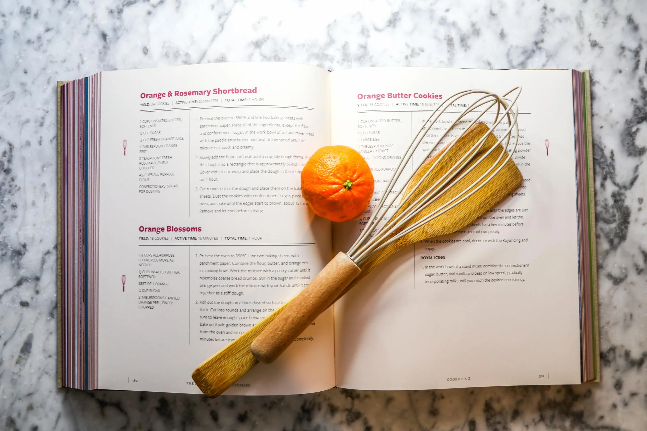 The Encyclopedia of Cookies: Over 500 Tasty Recipes for Cookie Lovers of All Ages