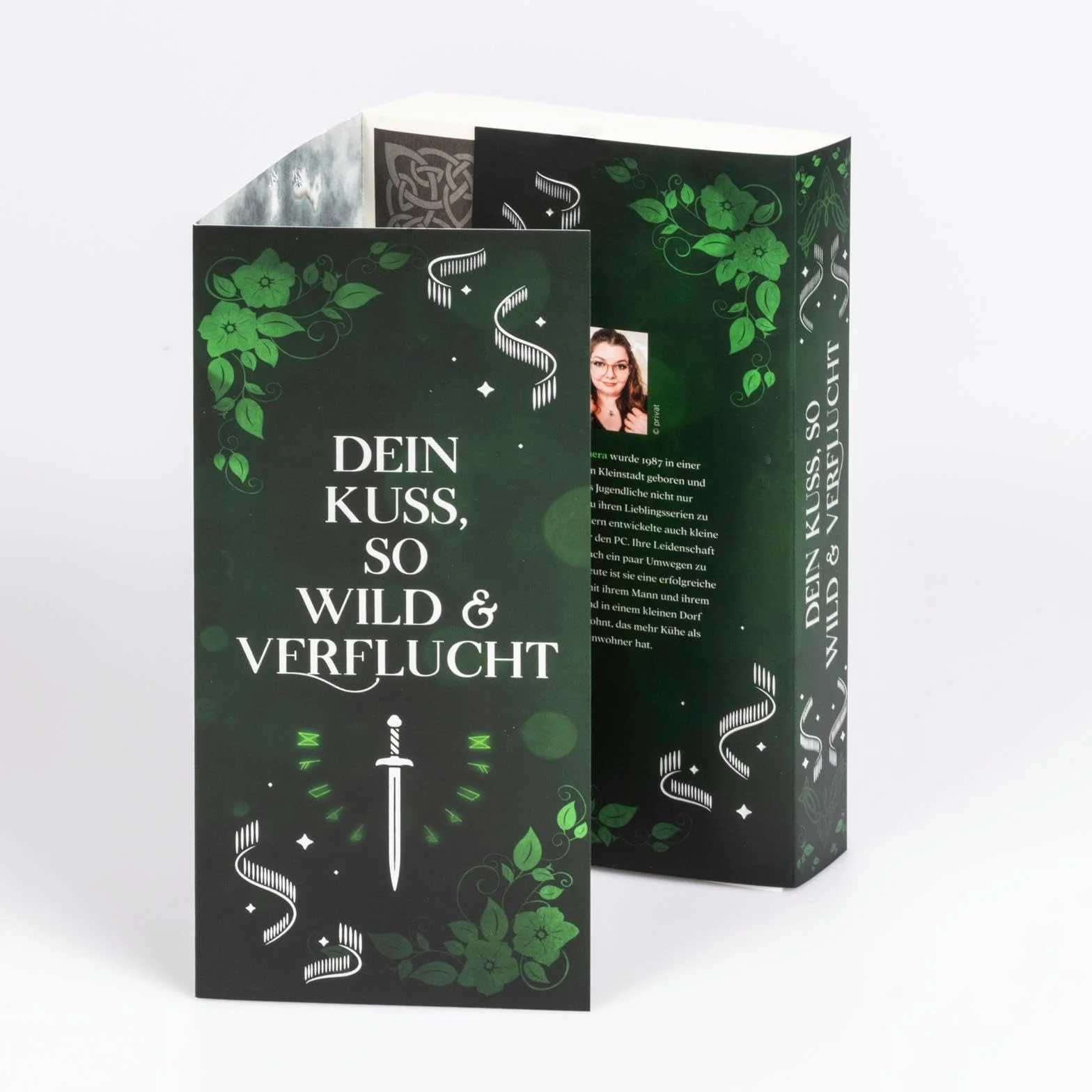 Nordic Clans 2: Dein Kuss, so wild und verflucht: Knisternde Forbidden Love-Fantasy für alle 'Vikings'-Fans