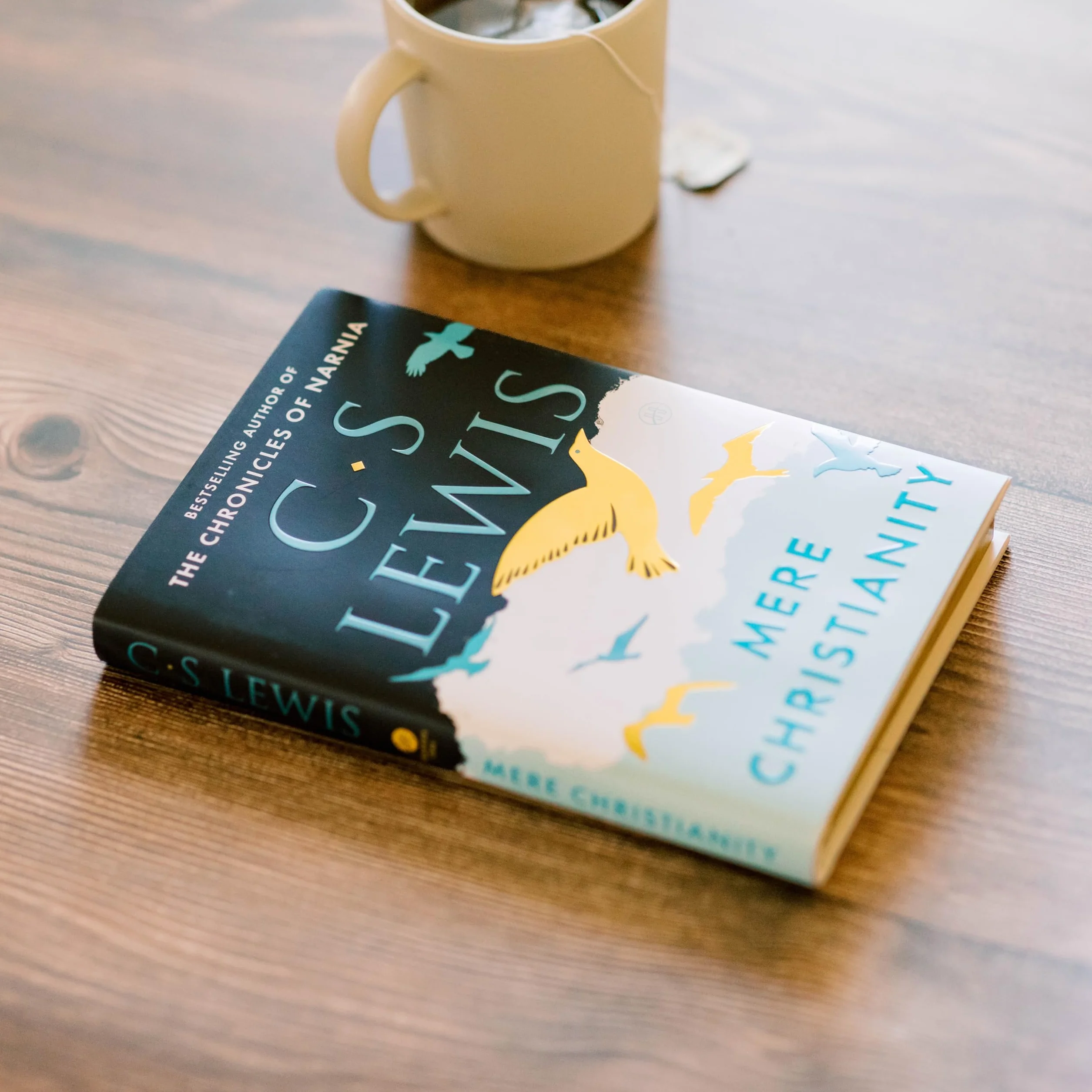 Mere Christianity (Deluxe Edition): Revised and Amplified Edition, with a New Introduction, of the Three Books Broadcast Talks, Christian Behaviour and Beyond Personality; Has Gilded Edges