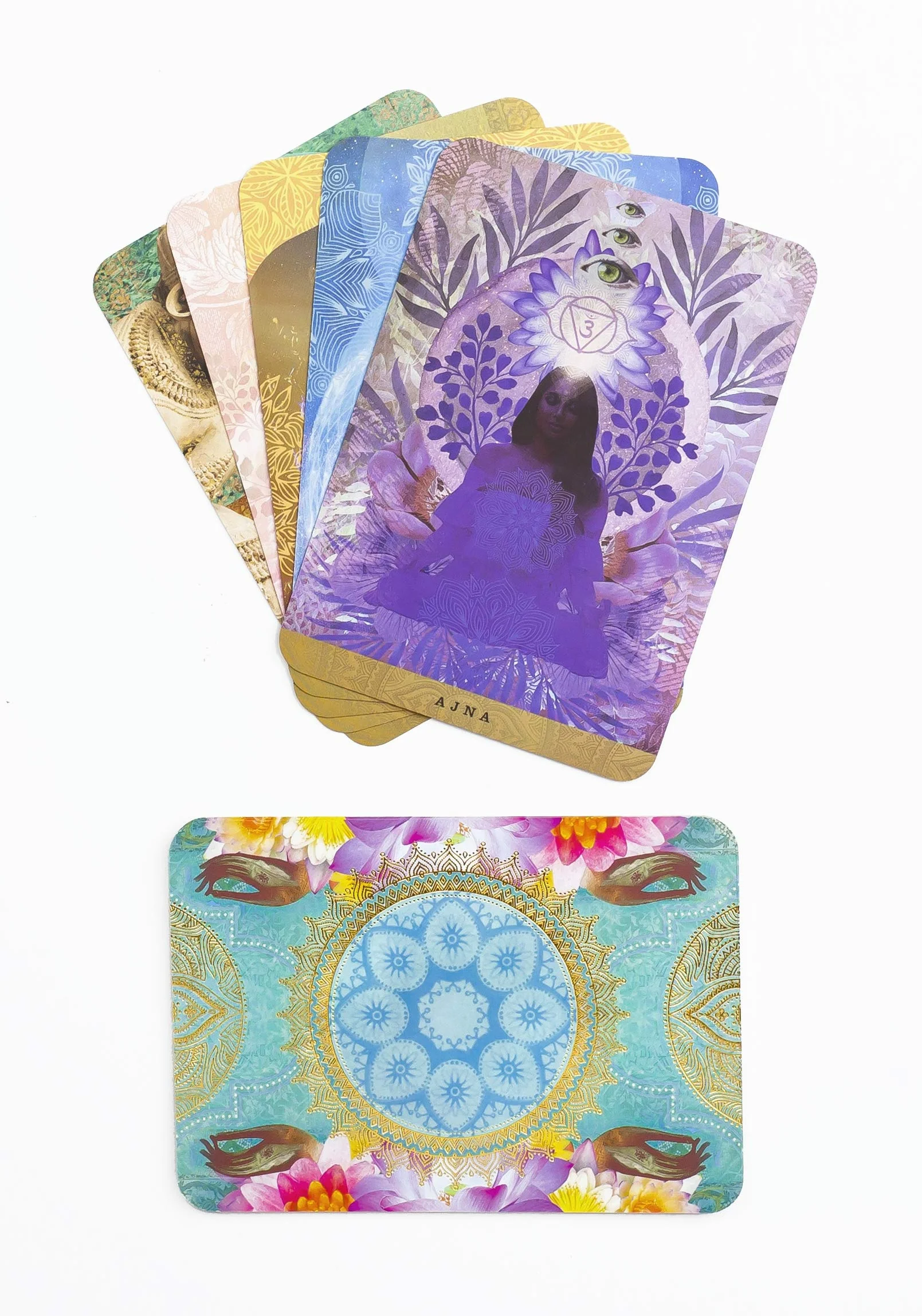 A Yogic Path Oracle Deck and Guidebook (Keepsake Box Set)